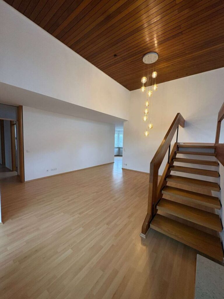 Wohnzimmer unten
